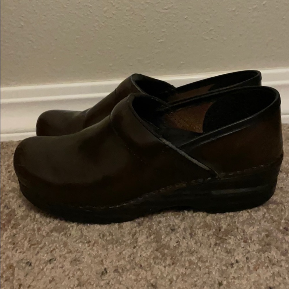 Dansko Clogs 38 wide